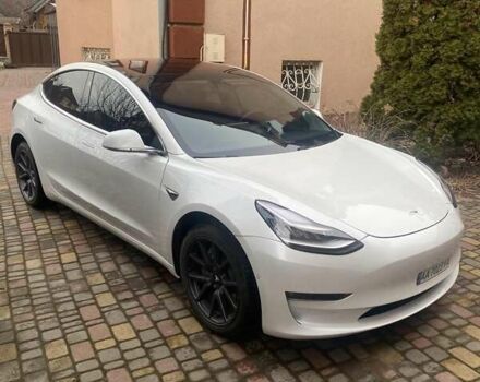 Белый Тесла Модель 3, объемом двигателя 0 л и пробегом 60 тыс. км за 16999 $, фото 2 на Automoto.ua