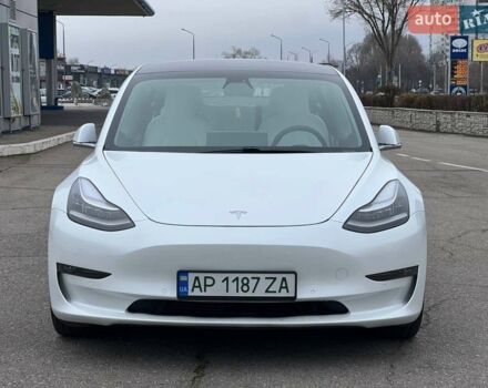 Білий Тесла Модель 3, об'ємом двигуна 0 л та пробігом 47 тис. км за 18500 $, фото 4 на Automoto.ua