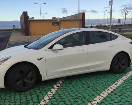 Белый Тесла Модель 3, объемом двигателя 0 л и пробегом 51 тыс. км за 16000 $, фото 9 на Automoto.ua