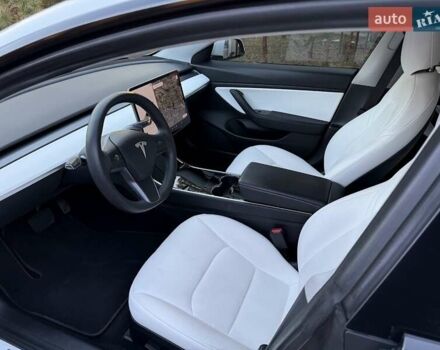 Білий Тесла Модель 3, об'ємом двигуна 0 л та пробігом 92 тис. км за 21300 $, фото 21 на Automoto.ua