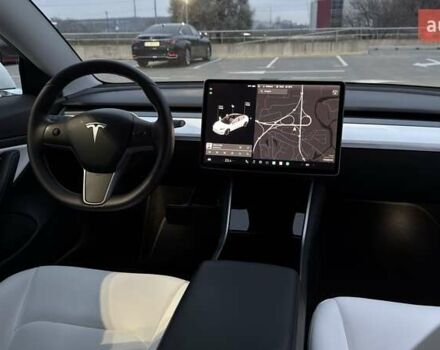 Білий Тесла Модель 3, об'ємом двигуна 0 л та пробігом 160 тис. км за 16000 $, фото 26 на Automoto.ua