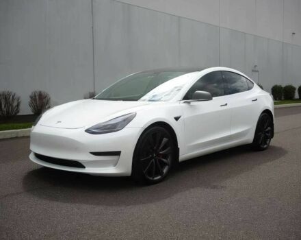 Білий Тесла Модель 3, об'ємом двигуна 0 л та пробігом 30 тис. км за 6900 $, фото 2 на Automoto.ua