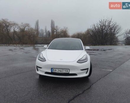 Білий Тесла Модель 3, об'ємом двигуна 0 л та пробігом 108 тис. км за 17000 $, фото 4 на Automoto.ua