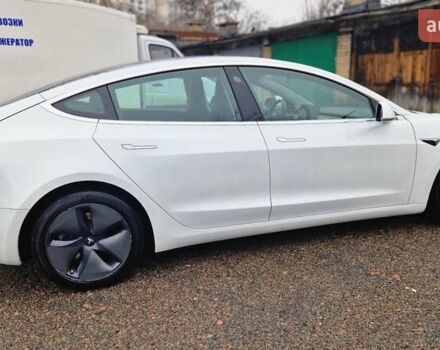 Белый Тесла Модель 3, объемом двигателя 0 л и пробегом 142 тыс. км за 17300 $, фото 26 на Automoto.ua