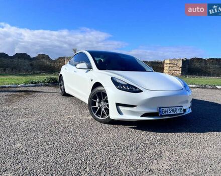 Білий Тесла Модель 3, об'ємом двигуна 0 л та пробігом 74 тис. км за 19000 $, фото 35 на Automoto.ua