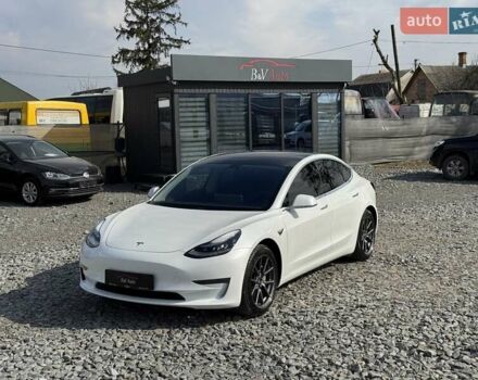Белый Тесла Модель 3, объемом двигателя 0 л и пробегом 130 тыс. км за 17950 $, фото 17 на Automoto.ua