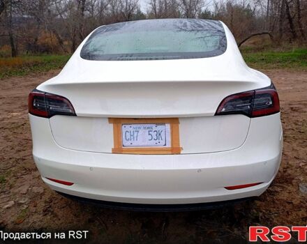 Белый Тесла Модель 3, объемом двигателя 75 л и пробегом 77 тыс. км за 16000 $, фото 7 на Automoto.ua