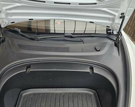 Белый Тесла Модель 3, объемом двигателя 0 л и пробегом 91 тыс. км за 17499 $, фото 14 на Automoto.ua