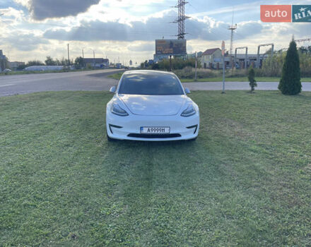 Білий Тесла Модель 3, об'ємом двигуна 0 л та пробігом 47 тис. км за 17700 $, фото 4 на Automoto.ua