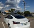Білий Тесла Модель 3, об'ємом двигуна 0 л та пробігом 64 тис. км за 13494 $, фото 2 на Automoto.ua
