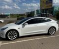 Білий Тесла Модель 3, об'ємом двигуна 0 л та пробігом 64 тис. км за 13494 $, фото 1 на Automoto.ua