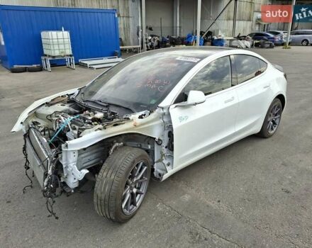 Белый Тесла Модель 3, объемом двигателя 0 л и пробегом 69 тыс. км за 11500 $, фото 14 на Automoto.ua