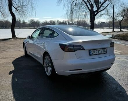 Белый Тесла Модель 3, объемом двигателя 0 л и пробегом 82 тыс. км за 16500 $, фото 3 на Automoto.ua