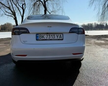 Белый Тесла Модель 3, объемом двигателя 0 л и пробегом 82 тыс. км за 16500 $, фото 4 на Automoto.ua
