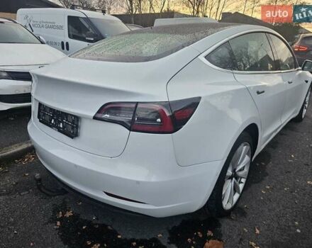 Белый Тесла Модель 3, объемом двигателя 0 л и пробегом 111 тыс. км за 11500 $, фото 1 на Automoto.ua