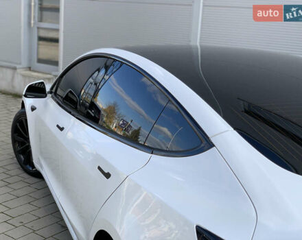 Тесла Модель 3 2020 у Івано-Франківську на Automoto.ua Білий Тесла Модель 3, об'ємом двигуна 0 л та пробігом 145 тис. км за 14850 $, фото 72 на Automoto.ua