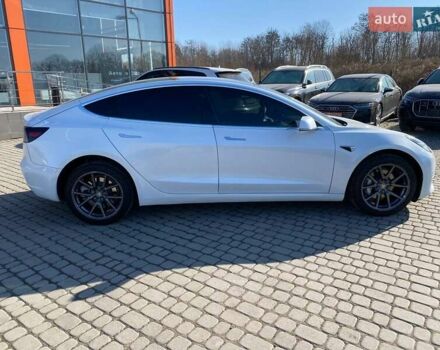 Білий Тесла Модель 3, об'ємом двигуна 0 л та пробігом 75 тис. км за 15000 $, фото 7 на Automoto.ua