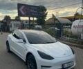 Білий Тесла Модель 3, об'ємом двигуна 0 л та пробігом 59 тис. км за 17500 $, фото 2 на Automoto.ua