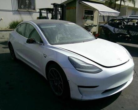 Белый Тесла Модель 3, объемом двигателя 0 л и пробегом 80 тыс. км за 12000 $, фото 6 на Automoto.ua