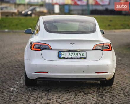 Білий Тесла Модель 3, об'ємом двигуна 0 л та пробігом 104 тис. км за 15000 $, фото 6 на Automoto.ua