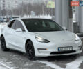Белый Тесла Модель 3, объемом двигателя 0 л и пробегом 83 тыс. км за 20200 $, фото 4 на Automoto.ua