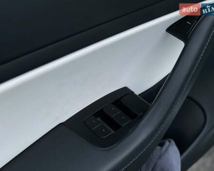 Тесла Модель 3 2020 у Стрые на Automoto.ua Білий Тесла Модель 3, об'ємом двигуна 0 л та пробігом 101 тис. км за 15990 $, фото 17 на Automoto.ua