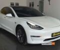 Білий Тесла Модель 3, об'ємом двигуна 80 л та пробігом 110 тис. км за 25500 $, фото 1 на Automoto.ua