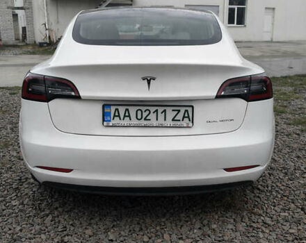 Белый Тесла Модель 3, объемом двигателя 0 л и пробегом 72 тыс. км за 20000 $, фото 4 на Automoto.ua