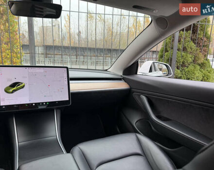 Білий Тесла Модель 3, об'ємом двигуна 0 л та пробігом 111 тис. км за 19900 $, фото 14 на Automoto.ua