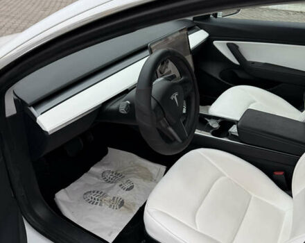 Білий Тесла Модель 3, об'ємом двигуна 0 л та пробігом 107 тис. км за 13800 $, фото 9 на Automoto.ua
