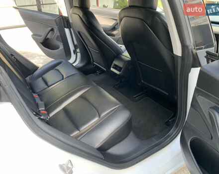 Белый Тесла Модель 3, объемом двигателя 0 л и пробегом 99 тыс. км за 20000 $, фото 12 на Automoto.ua