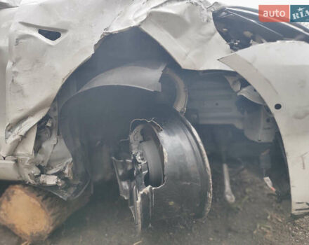 Белый Тесла Модель 3, объемом двигателя 0 л и пробегом 61 тыс. км за 9999 $, фото 14 на Automoto.ua