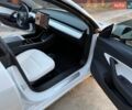 Білий Тесла Модель 3, об'ємом двигуна 0 л та пробігом 117 тис. км за 20300 $, фото 26 на Automoto.ua