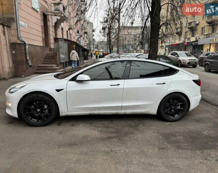 Белый Тесла Модель 3, объемом двигателя 0 л и пробегом 65 тыс. км за 16800 $, фото 4 на Automoto.ua