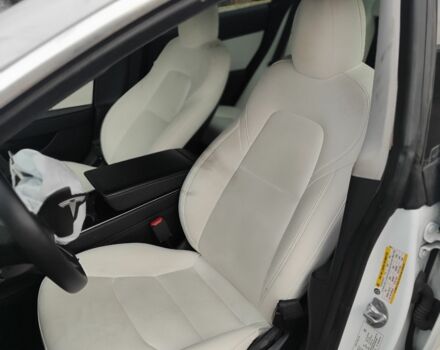 Белый Тесла Модель 3, объемом двигателя 0 л и пробегом 67 тыс. км за 9500 $, фото 23 на Automoto.ua