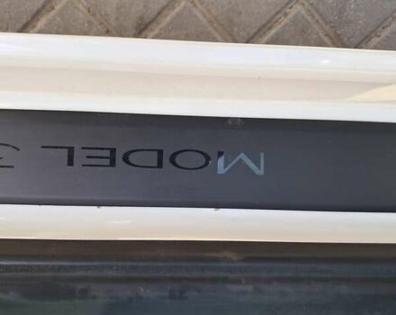 Белый Тесла Модель 3, объемом двигателя 0 л и пробегом 105 тыс. км за 20450 $, фото 28 на Automoto.ua