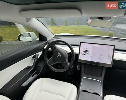 Білий Тесла Модель 3, об'ємом двигуна 0 л та пробігом 75 тис. км за 19900 $, фото 19 на Automoto.ua