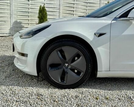 Білий Тесла Модель 3, об'ємом двигуна 0 л та пробігом 78 тис. км за 14700 $, фото 1 на Automoto.ua