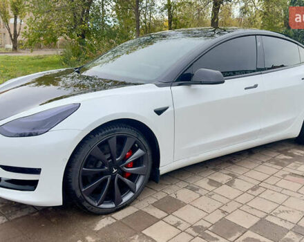 Белый Тесла Модель 3, объемом двигателя 0 л и пробегом 72 тыс. км за 25000 $, фото 9 на Automoto.ua