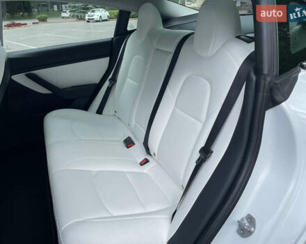Белый Тесла Модель 3, объемом двигателя 0 л и пробегом 148 тыс. км за 17300 $, фото 7 на Automoto.ua