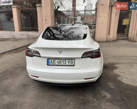 Белый Тесла Модель 3, объемом двигателя 0 л и пробегом 65 тыс. км за 16800 $, фото 5 на Automoto.ua