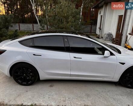 Белый Тесла Модель 3, объемом двигателя 0 л и пробегом 54 тыс. км за 21600 $, фото 8 на Automoto.ua