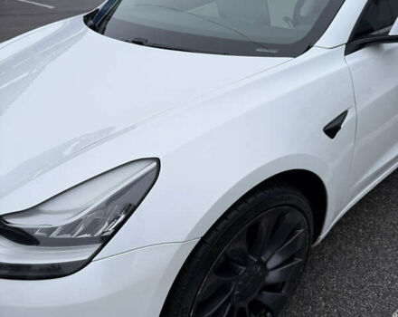 Білий Тесла Модель 3, об'ємом двигуна 0 л та пробігом 203 тис. км за 21500 $, фото 4 на Automoto.ua