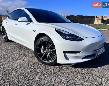 Білий Тесла Модель 3, об'ємом двигуна 0 л та пробігом 74 тис. км за 19000 $, фото 32 на Automoto.ua