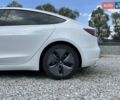 Білий Тесла Модель 3, об'ємом двигуна 0 л та пробігом 57 тис. км за 18650 $, фото 13 на Automoto.ua