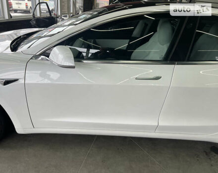 Белый Тесла Модель 3, объемом двигателя 0 л и пробегом 85 тыс. км за 18000 $, фото 3 на Automoto.ua