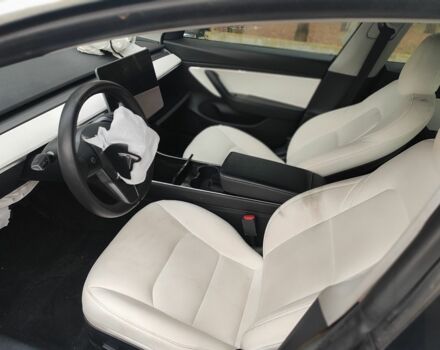 Белый Тесла Модель 3, объемом двигателя 0 л и пробегом 67 тыс. км за 9500 $, фото 21 на Automoto.ua