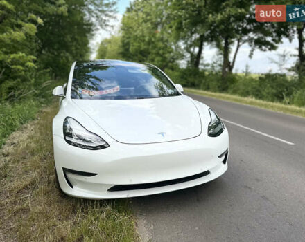 Білий Тесла Модель 3, об'ємом двигуна 0 л та пробігом 109 тис. км за 18700 $, фото 3 на Automoto.ua