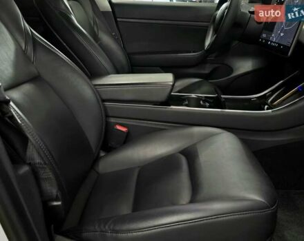 Білий Тесла Модель 3, об'ємом двигуна 0 л та пробігом 218 тис. км за 18499 $, фото 15 на Automoto.ua