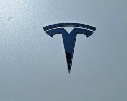 Тесла Модель 3 2020 в Ивано-Франковске на Automoto.ua Белый Тесла Модель 3, объемом двигателя 0 л и пробегом 105 тыс. км за 20950 $, фото 25 на Automoto.ua